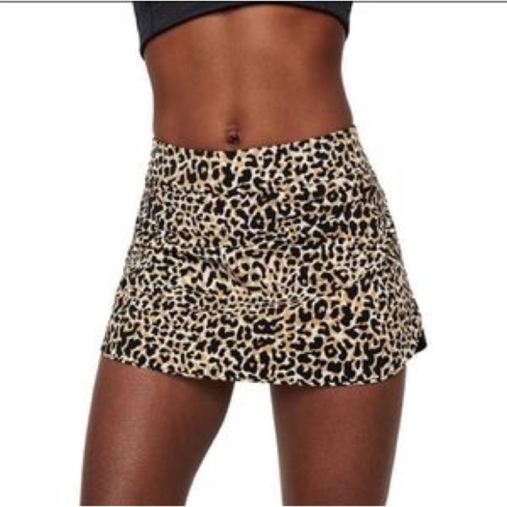 OV leopard exercise skort